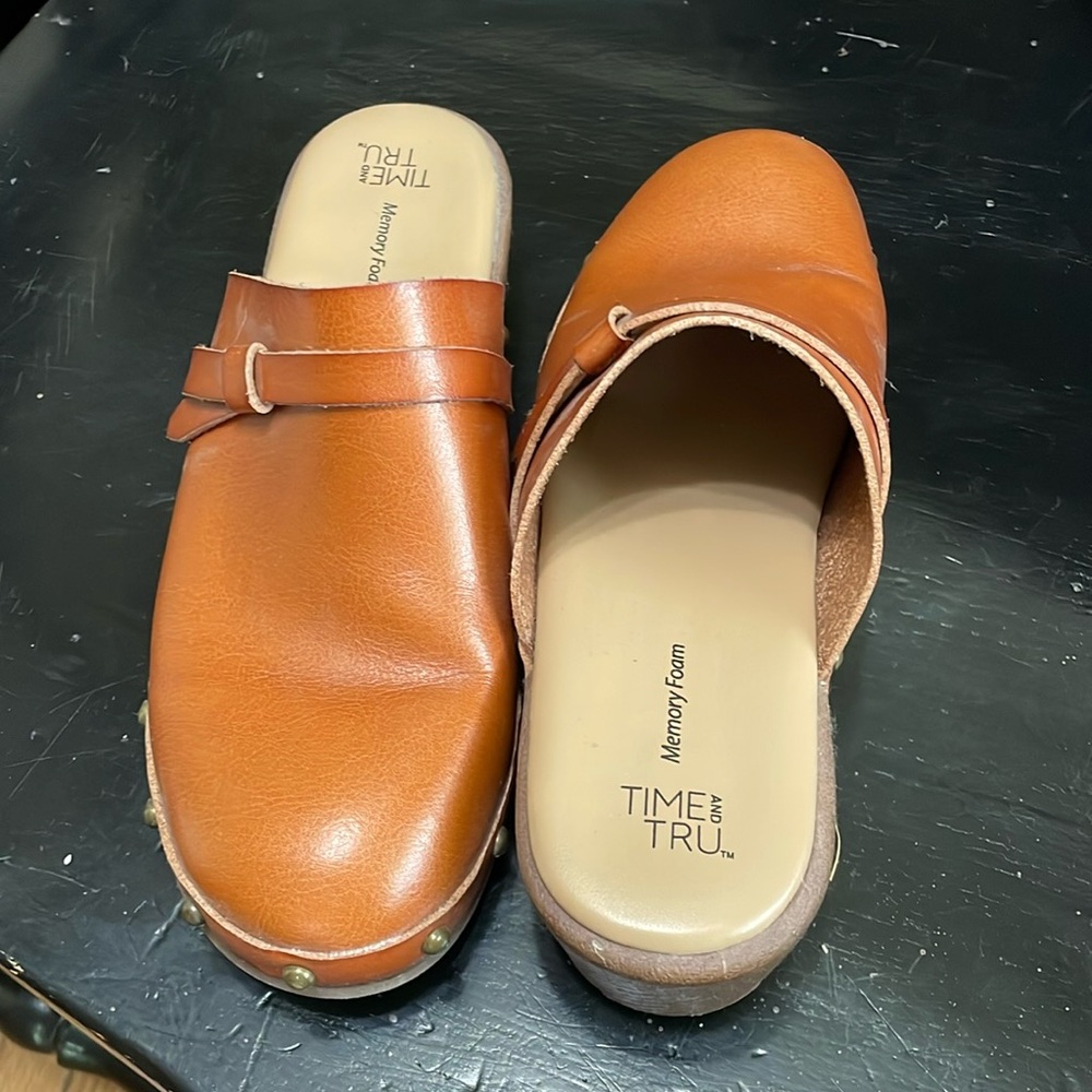 Like new clogs